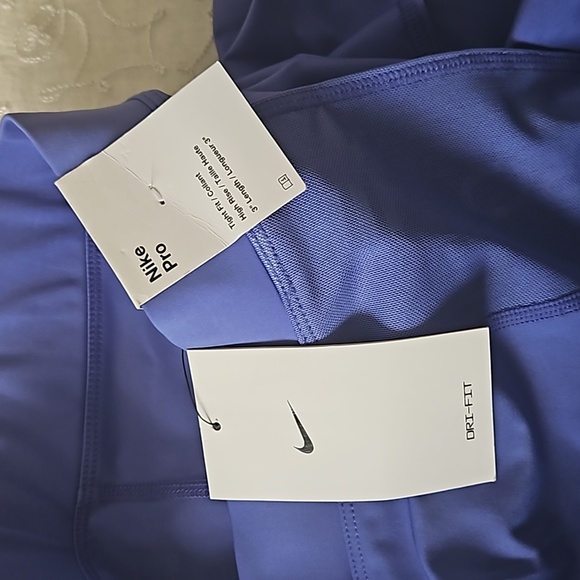 Nike PRO XXL High-waisted 3" Skort with pockets - Color: Blue Joy - Picture 7 of 10